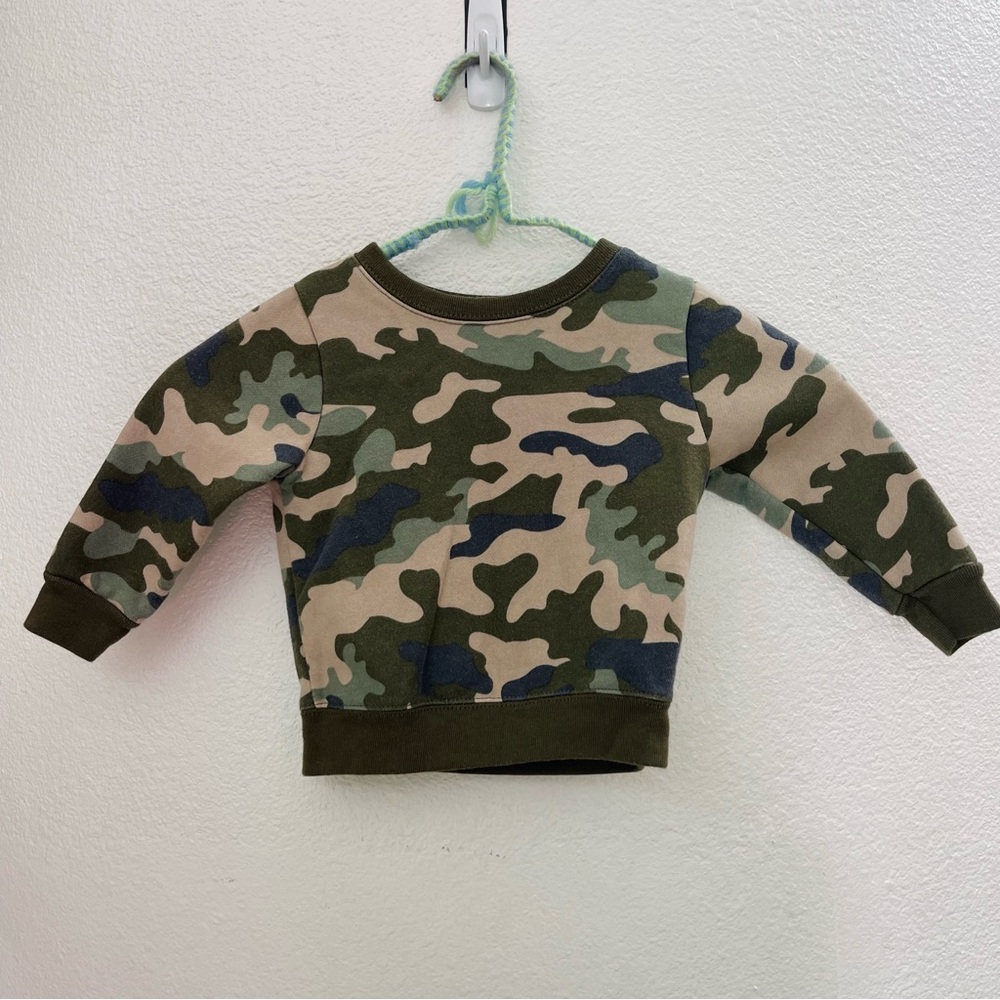 ✦ CREWNECK ✦